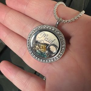 Maid of honor necklace. Origami owl.